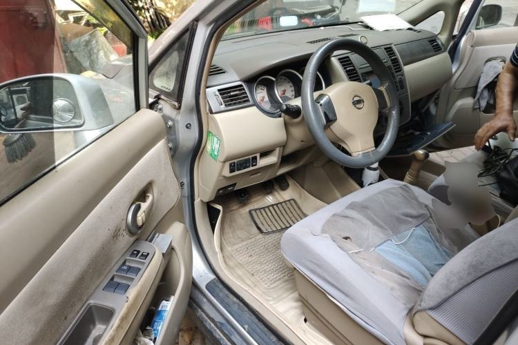 Used Nissan Tiida Sedan 2009 1.6L Automatic Tech Edition Driver Seat