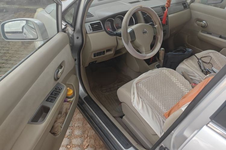 Used Nissan Tiida Sedan 2009 1.6L Automatic Tech Edition Driver Seat