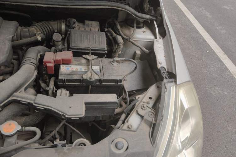 Used Nissan Tiida Sedan 2009 1.6L Automatic Tech Edition Engine Bay Left