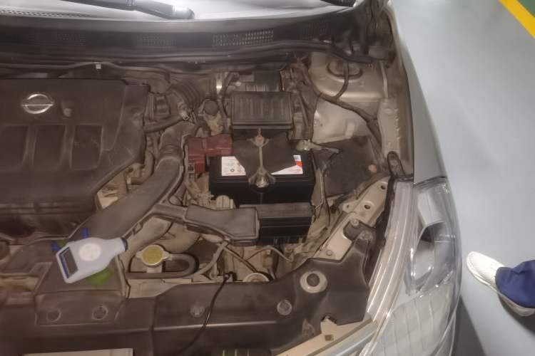 Used Nissan Tiida Sedan 2009 1.6L Automatic Tech Edition Engine Bay Left