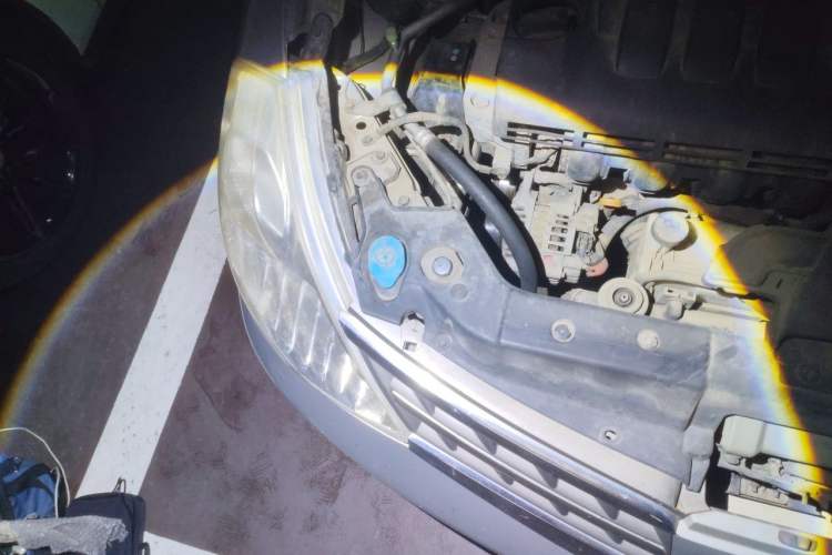 Used Nissan Tiida Sedan 2009 1.6L Automatic Tech Edition Engine Bay Right