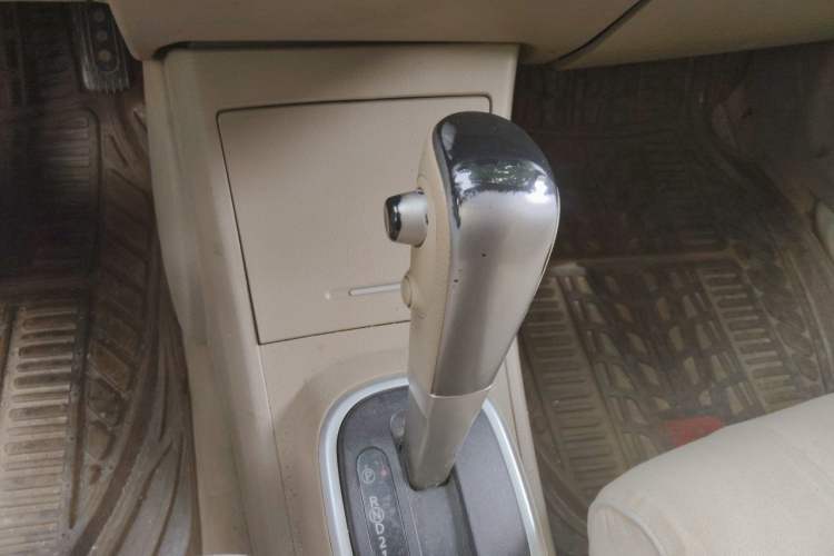 Used Nissan Tiida Sedan 2009 1.6L Automatic Tech Edition Gear Lever