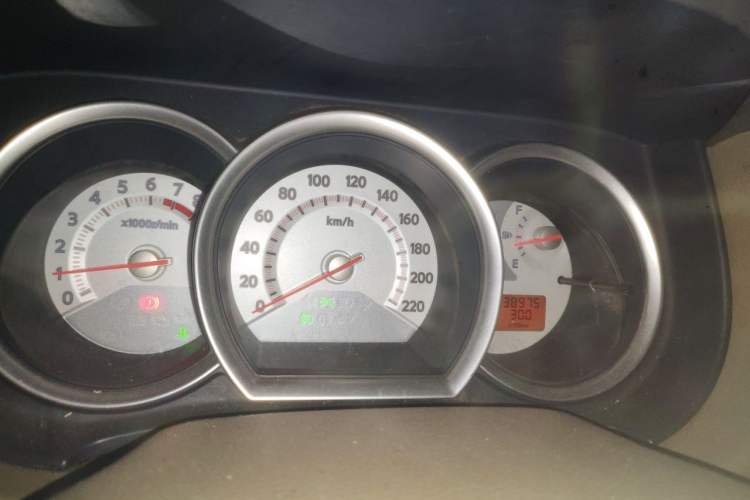 Used Nissan Tiida Sedan 2009 1.6L Automatic Tech Edition Instrument Cluster