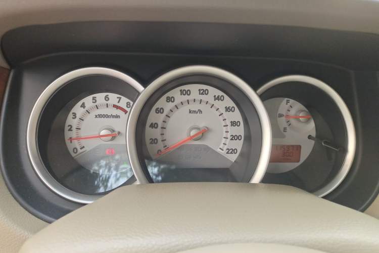 Used Nissan Tiida Sedan 2009 1.6L Automatic Tech Edition Instrument Cluster