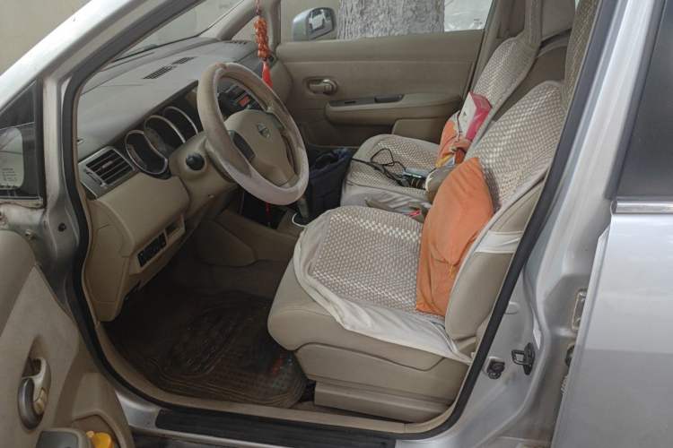 Used Nissan Tiida Sedan 2009 1.6L Automatic Tech Edition Left Front Seat
