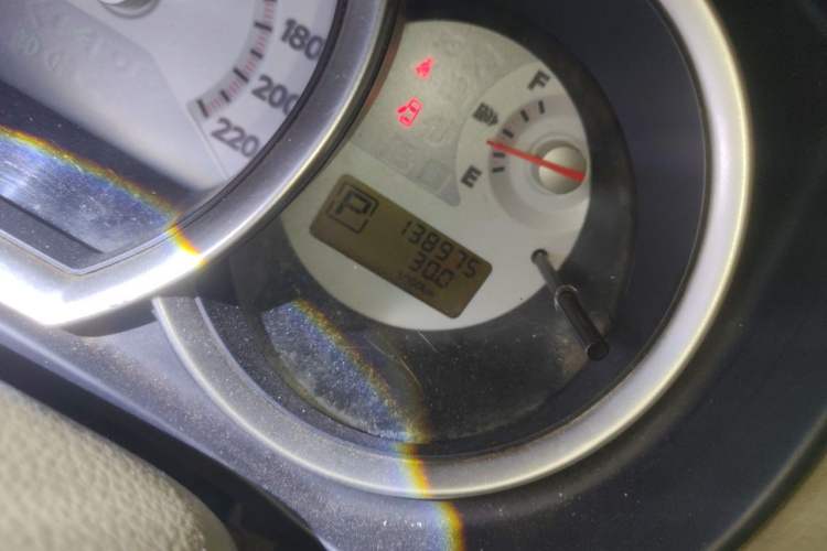 Used Nissan Tiida Sedan 2009 1.6L Automatic Tech Edition Odometer Close Up