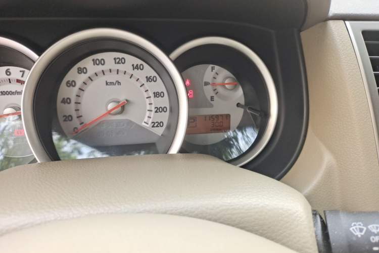 Used Nissan Tiida Sedan 2009 1.6L Automatic Tech Edition Odometer Close Up