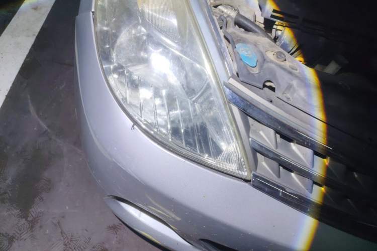 Used Nissan Tiida Sedan 2009 1.6L Automatic Tech Edition Right Front Headlight
