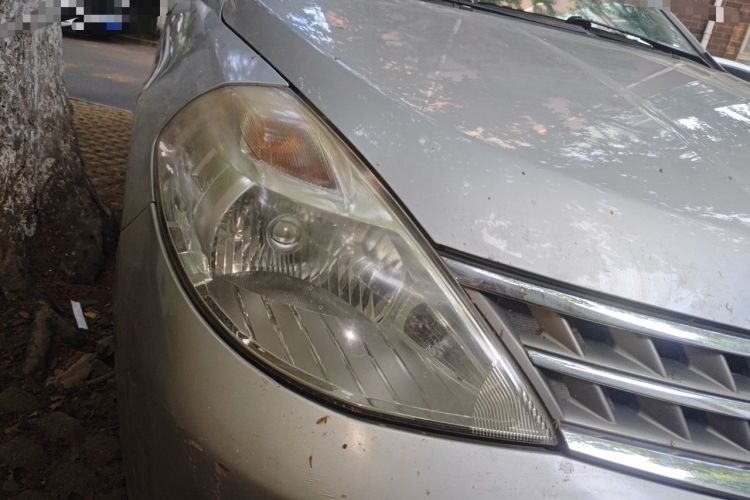 Used Nissan Tiida Sedan 2009 1.6L Automatic Tech Edition Right Front Headlight