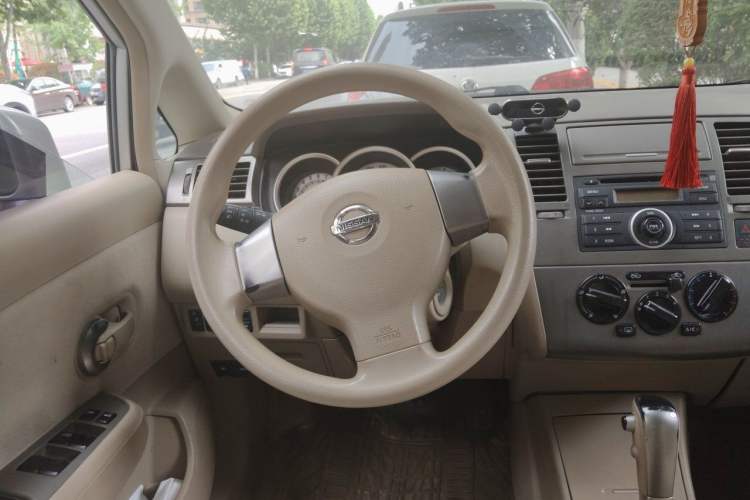 Used Nissan Tiida Sedan 2009 1.6L Automatic Tech Edition Steering Wheel