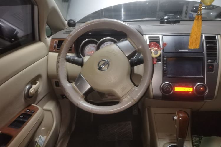 Used Nissan Tiida Sedan 2009 1.6L Automatic Tech Edition Steering Wheel