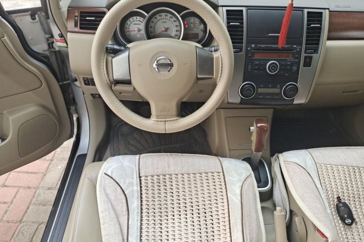 Used Nissan Tiida Sedan 2009 1.6L Automatic Tech Edition Steering Wheel