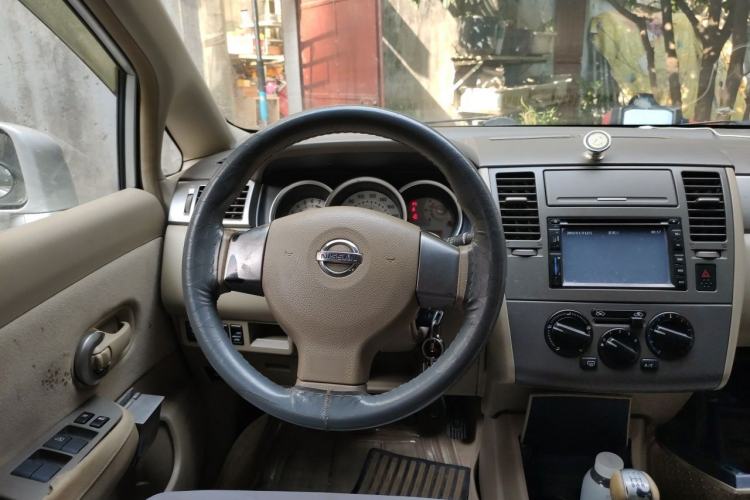 Used Nissan Tiida Sedan 2009 1.6L Automatic Tech Edition Steering Wheel