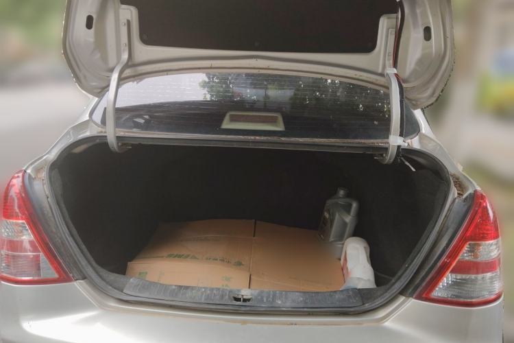 Used Nissan Tiida Sedan 2009 1.6L Automatic Tech Edition Trunk