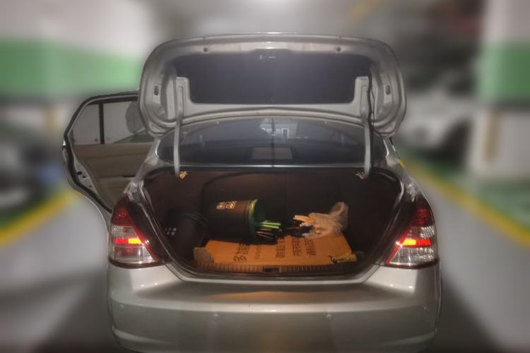Used Nissan Tiida Sedan 2009 1.6L Automatic Tech Edition Trunk