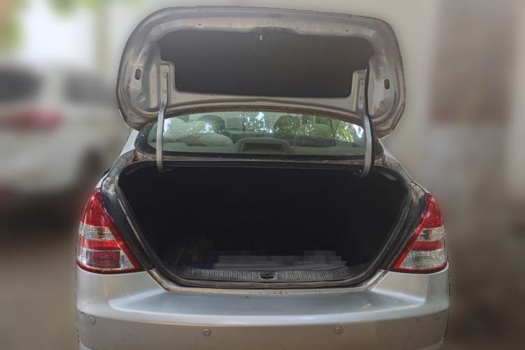 Used Nissan Tiida Sedan 2009 1.6L Automatic Tech Edition Trunk