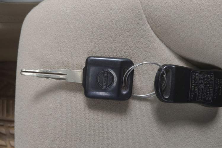 Used Nissan Tiida Sedan 2009 1.6L Automatic Tech Edition Vehicle Key