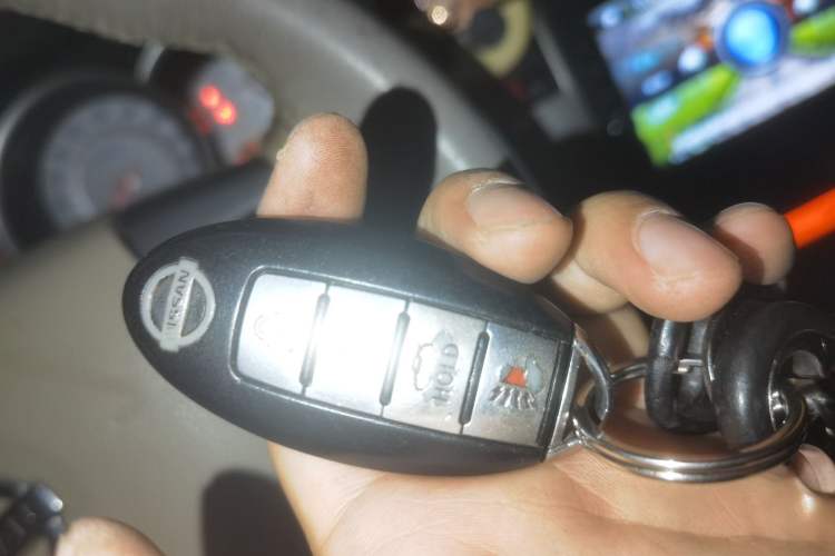 Used Nissan Tiida Sedan 2009 1.6L Automatic Tech Edition Vehicle Key