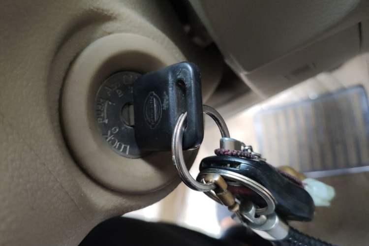 Used Nissan Tiida Sedan 2009 1.6L Automatic Tech Edition Vehicle Key