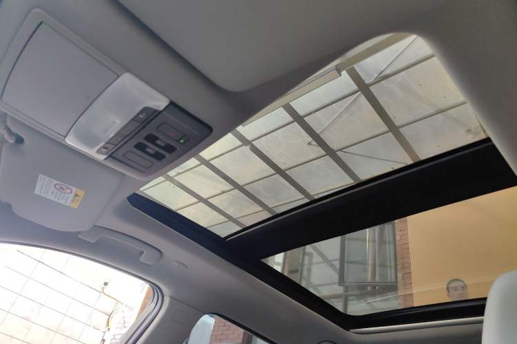 Used Nissan X-Trail 2023 e-POWER Ultra-Hybrid Dual-Motor All-Wheel-Drive Luxury Edition Headliner