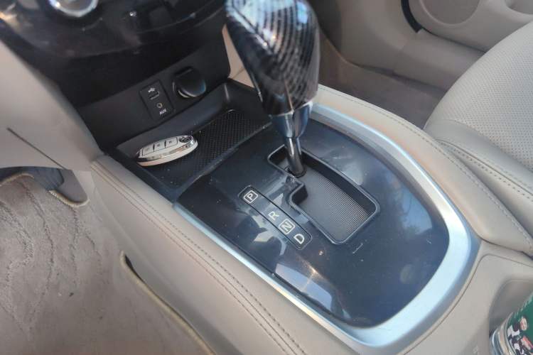 Used Nissan X-Trail 2014 2.0L CVT Comfort Edition 2WD Gear Lever