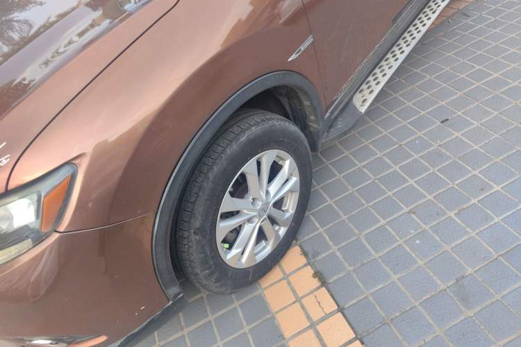 Used Nissan X-Trail 2014 2.0L CVT Comfort Edition 2WD Left Front Wheel Hub