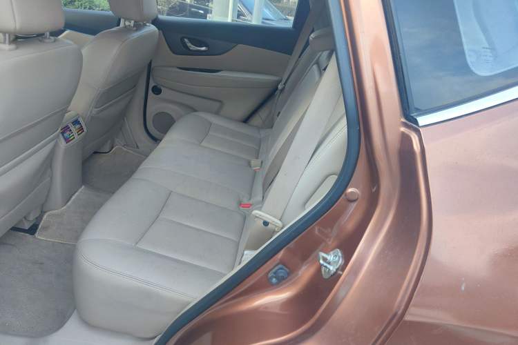 Used Nissan X-Trail 2014 2.0L CVT Comfort Edition 2WD Left Rear Seat
