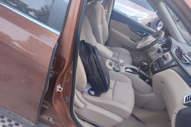 Used Nissan X-Trail 2014 2.0L CVT Comfort Edition 2WD Right Front Seat