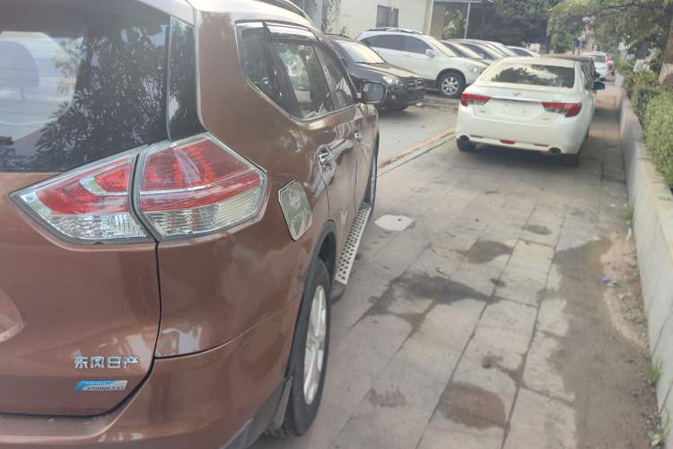 Used Nissan X-Trail 2014 2.0L CVT Comfort Edition 2WD Right Rear Taillight