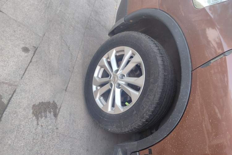 Used Nissan X-Trail 2014 2.0L CVT Comfort Edition 2WD Right Rear Wheel Hub