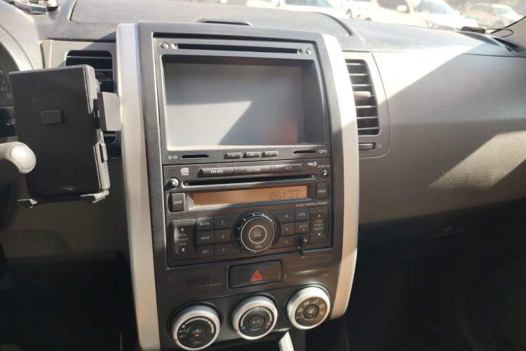 Used Nissan X-Trail 2008 2.5L XL CVT 4WD Audio And AC Panel