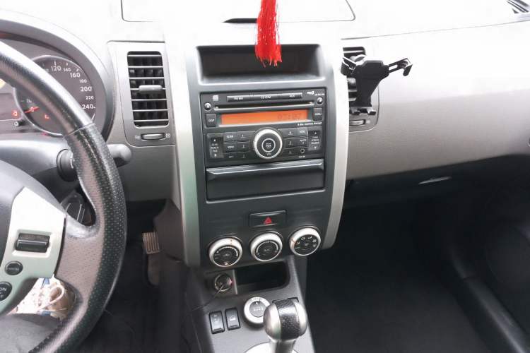Used Nissan X-Trail 2008 2.5L XV CVT 4WD Audio And AC Panel
