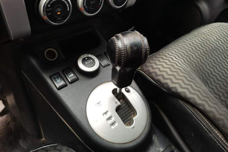 Used Nissan X-Trail 2008 2.5L XV CVT 4WD Gear Lever
