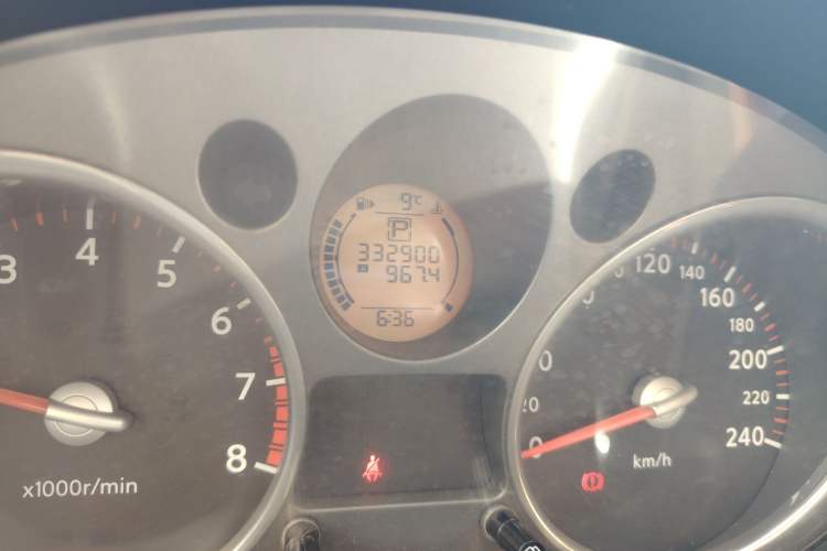 Used Nissan X-Trail 2008 2.5L XL CVT 4WD Odometer Close Up
