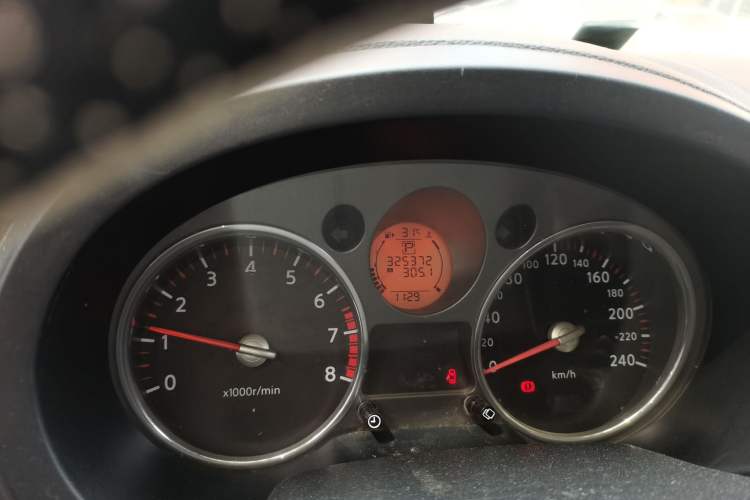 Used Nissan X-Trail 2008 2.5L XV CVT 4WD Odometer Close Up