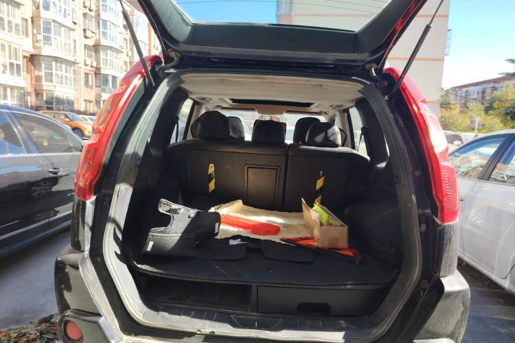 Used Nissan X-Trail 2008 2.5L XL CVT 4WD Trunk