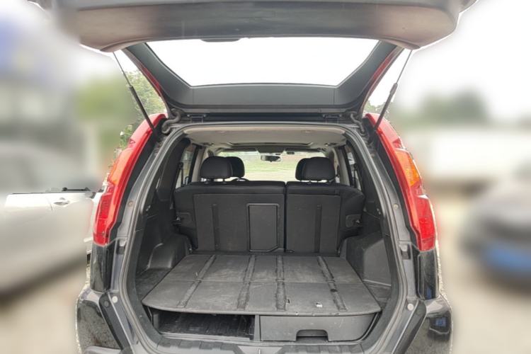 Used Nissan X-Trail 2008 2.0L XE CVT 4WD Trunk