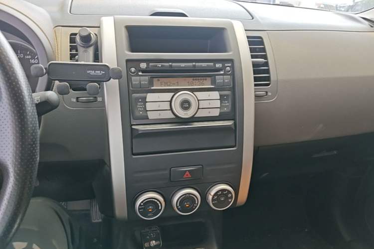 Used Nissan X-Trail 2008 2.5L XL CVT 4WD Audio And AC Panel