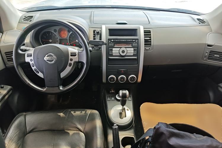 Used Nissan X-Trail 2008 2.5L XL CVT 4WD Center Console