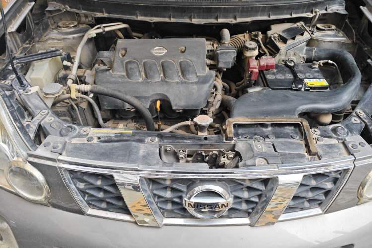 Used Nissan X-Trail 2008 2.0L XE CVT 4WD Engine Bay