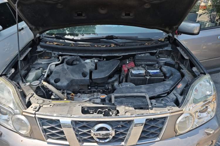 Used Nissan X-Trail 2008 2.5L XV CVT 4WD Engine Bay
