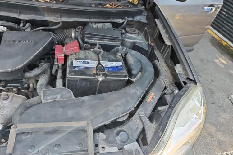 Used Nissan X-Trail 2008 2.5L XV CVT 4WD Engine Bay Left