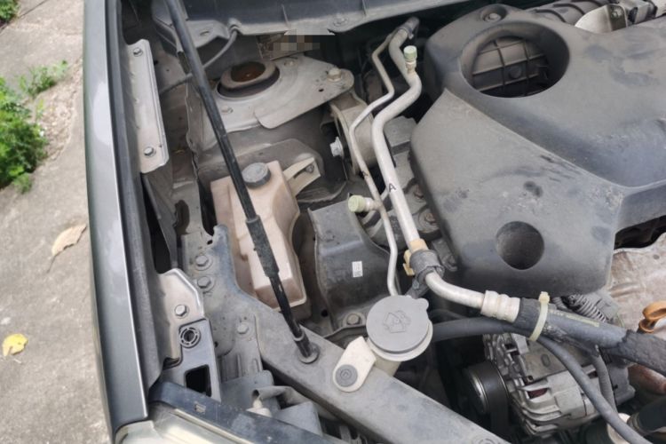 Used Nissan X-Trail 2008 2.5L XL CVT 4WD Engine Bay Right