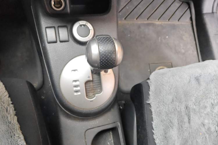 Used Nissan X-Trail 2008 2.0L XE CVT 4WD Gear Lever
