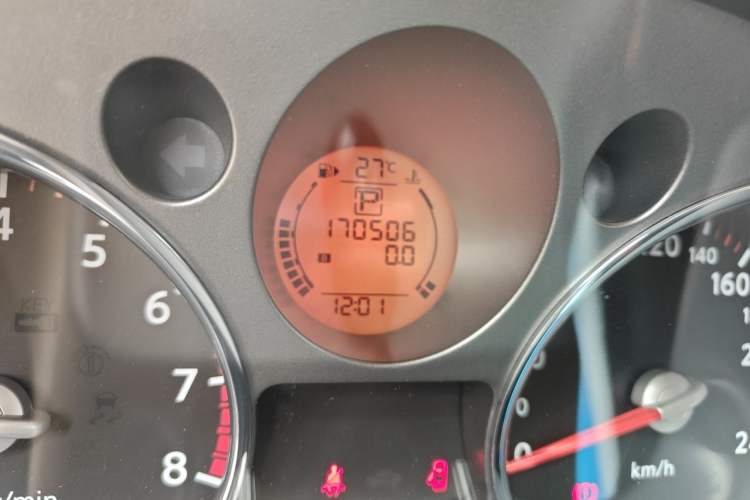 Used Nissan X-Trail 2008 2.5L XL CVT 4WD Odometer Close Up