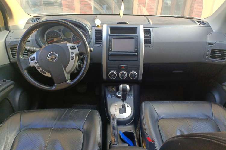 Used Nissan X-Trail 2008 2.5L XV CVT 4WD Center Console