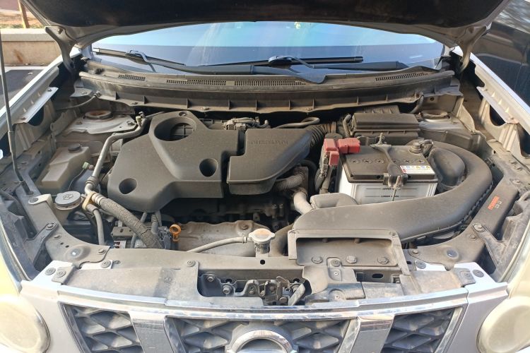 Used Nissan X-Trail 2008 2.5L XV CVT 4WD Engine Bay