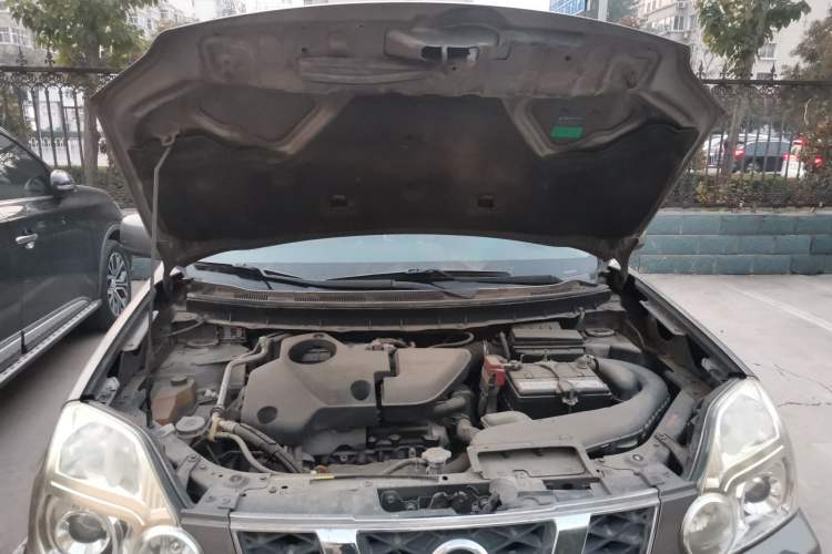 Used Nissan X-Trail 2008 2.5L XV CVT 4WD Engine Bay