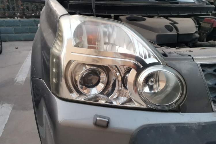 Used Nissan X-Trail 2008 2.5L XV CVT 4WD Right Front Headlight