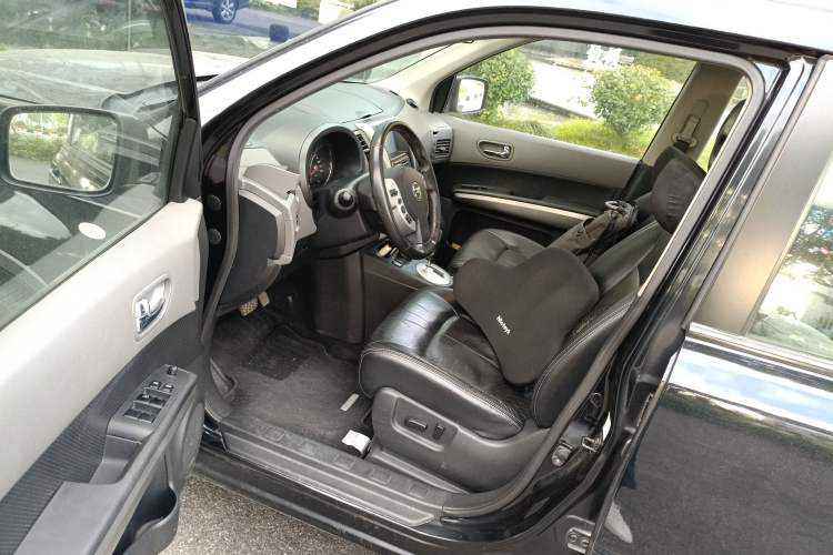 Used Nissan X-Trail 2010 2.5L CVT Luxury Edition 4WD Driver Seat